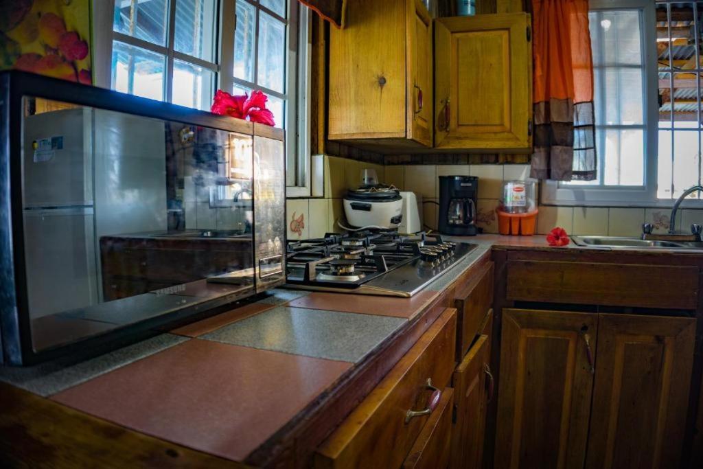 Hostal On The Sea Бокас дел Торо Екстериор снимка
