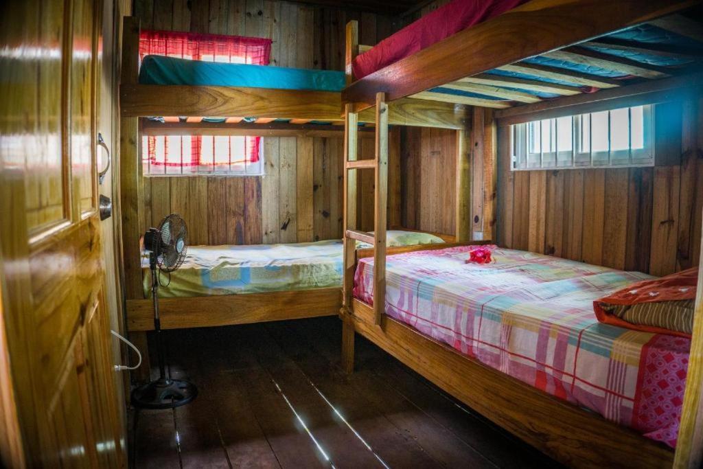 Hostal On The Sea Бокас дел Торо Екстериор снимка